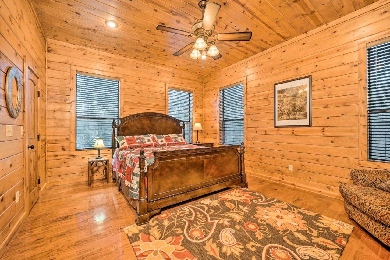 Broken Bow Cabin With Deck, Hot Tub And Fire Pit! Luaran gambar