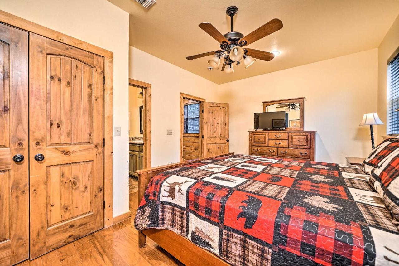 Broken Bow Cabin With Deck, Hot Tub And Fire Pit! Luaran gambar