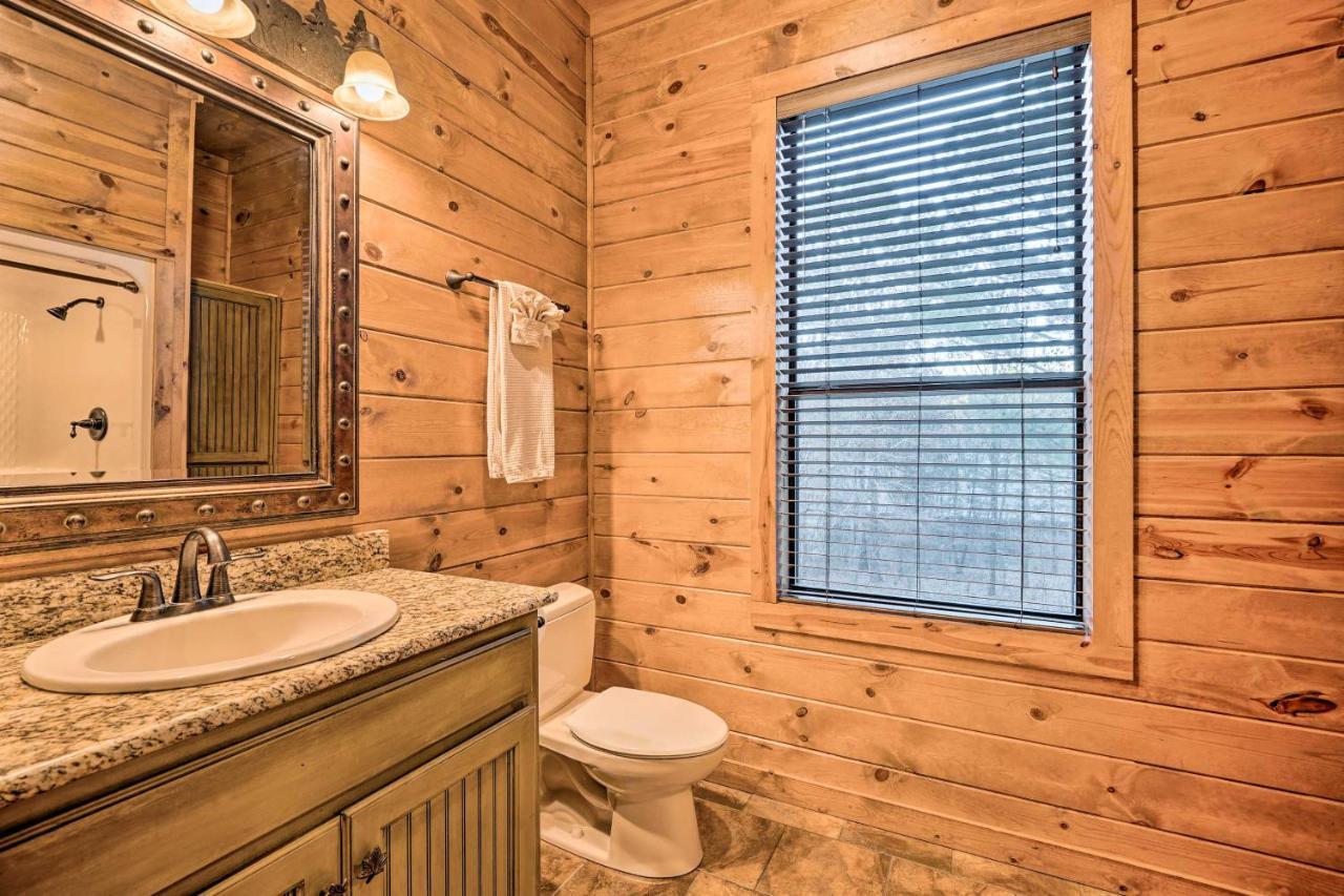 Broken Bow Cabin With Deck, Hot Tub And Fire Pit! Luaran gambar
