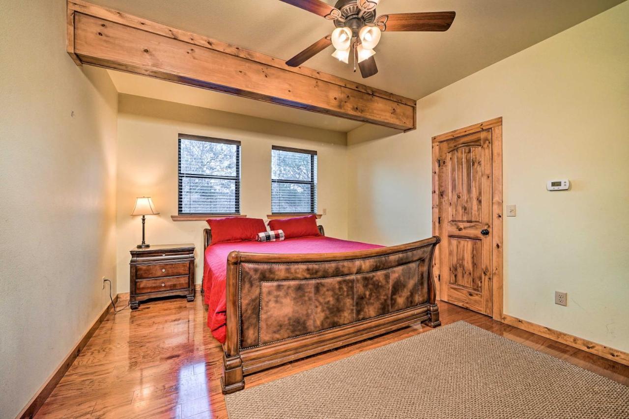 Broken Bow Cabin With Deck, Hot Tub And Fire Pit! Luaran gambar