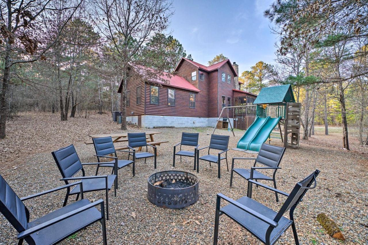 Broken Bow Cabin With Deck, Hot Tub And Fire Pit! Luaran gambar